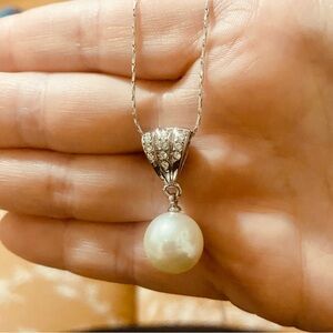 Elegant Silver Pearl Pendant Necklace